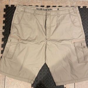 Calvin Klein cargo shorts size 48